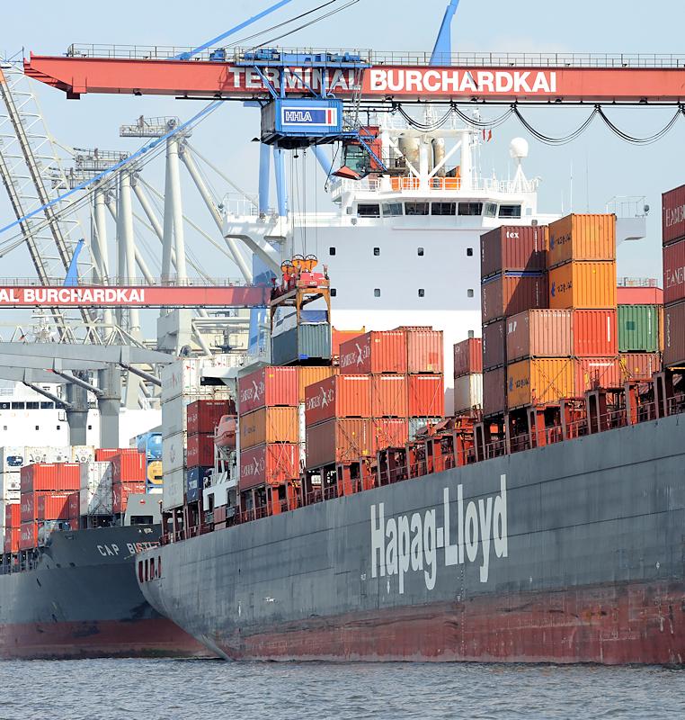 4979 Containerschiffe am Burchardkai Athabaskakai Container loeschen | Bilder von Schiffen im Hafen Hamburg und auf der Elbe